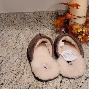 Men’s UGG slippers